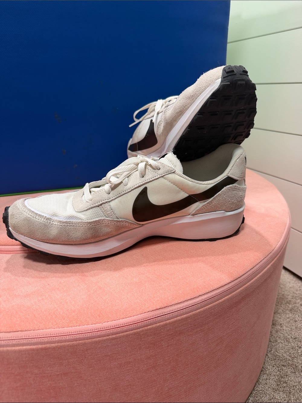 Nike Cream & Black Retro Waffle  Sneakers